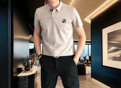 L*Ewe 罗意葳2025春夏新款原单男士翻领短袖polo衫T恤 爆款 简洁时尚百搭 高端品质 无缝包边 胸前刺绣Logo图案设计 定制进口双股丝光珠地棉面料