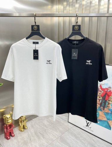 P200 Arc 始祖鸟 2025年春夏新品上新 三标齐全 圆领短袖T恤 好货不用过多介绍 看细节 专柜码数：M-Xxl 175 140建议M 码数偏大