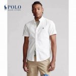 polo 拉夫劳伦男士休闲牛津纺短袖衬衫 面料柔软舒适！ %棉！ 今天推出的这一款短袖衬衫，版型修身，长度为标准衬衫长度，触手柔软。经典的同时凸出了层次感。设计