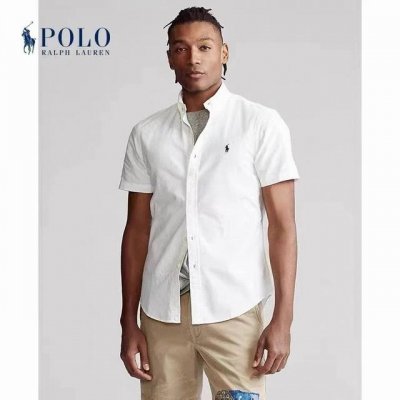 polo 拉夫劳伦男士休闲牛津纺短袖衬衫 面料柔软舒适！ %棉！ 今天推出的这一款短袖衬衫，版型修身，长度为标准衬衫长度，触手柔软。经典的同时凸出了层次感。设计