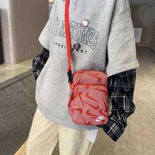 50，Nike耐克 街头潮流休闲斜挎包男女同款时尚百搭个性小挎包户外运动便携单肩包手机包 尺寸:23×16×8