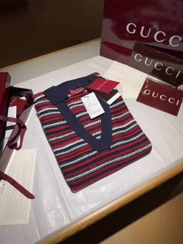 上新！ 千金归来Gucc*25Ss新一季的“贵族大小姐套装”！高定成衣级别定制面料！！特种纱定织编织 高弹柔软 相当相当柔软有份量！！ 定制带子纱，自带身价的工
