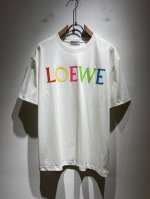 loe*We罗*威 2025春夏新款男女同款短袖T恤，意大利原厂订单渠道，极具个性高级风，标志Logo图案压胶工艺设计！情侣款纯棉短袖T恤！！最新时尚潮流人气产