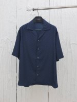 dio* 迪奥 桑蚕丝和棉质混纺提花面料 Obliaue提花套装短袖衬衫 这款来自二零二四沙滩装限定系列，突显经典的Oblique印花。采用绿色桑蚕丝和棉质混纺