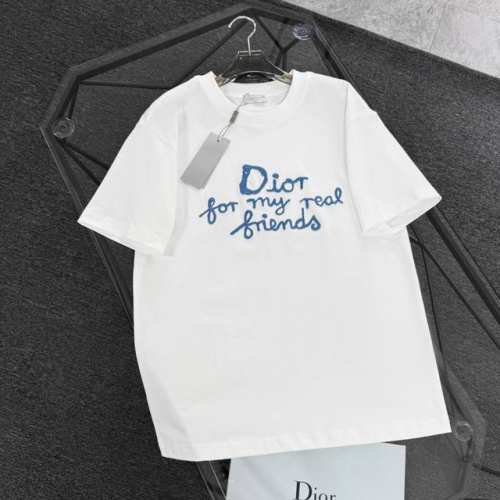 dior 迪奥 25款高版本 面料采用300克高密度纯棉 不变形 不缩水 三标齐全 男女同款 工艺： 特种毛线刺绣 颜色：白色 黑色 Size：S-Xl