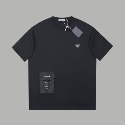 prad* 25Ss早春新款 经典五金短袖 轻奢主义 男女日常通勤穿搭必备单品 正确版本 欢迎对比 详细特征 320克100% 纯棉双纱珠地棉面料 田岛机器刺绣