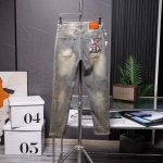 供 Gucci古奇秋冬新款爆款休牛仔裤高弹显瘦必爆简约百搭爆款，做工精细，每一针都看得到用心，超多明星网红最爱 拉长身材比例哦！微弹 _舒适面料 细节体 颜色: