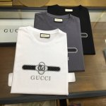 新品 Gu.Ci... 2025春夏新款首发专柜最新款短袖圆领T恤 高端订制 设计前卫时尚 品牌Logo重工艺设计 高端定制双丝光面料.手感柔软.穿着舒适.专柜
