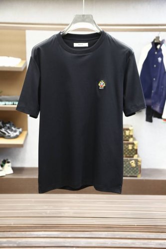 2025春夏系列新品 Bally 巴利男士圆领短袖奢华品牌字母Logo标识标注上身就能体会这款设计带来的年轻与时尚感！整体时尚而有潮流，采用顶级欧洲双面丝光棉面