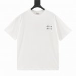 120 miumiu/缪缪 25Ss 重工Logo压胶贴布压胶图案短袖T恤 面料采用高克重280G重精梳棉，定制1:1螺纹， 面料舒适亲肤无异感，定制定染面料，