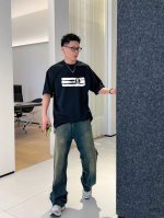 马吉拉 新款字母印花双层重工短袖T桖 字母图案不管是T桖还是卫衣都是每年的爆款单品 前幅大面积印花采用大康丽数码印花机直喷 成本极高 经过多次的调试打版图案色差