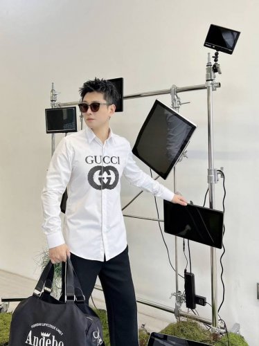 酷奇 专柜最新款男士必备款衬衫 100%天然棉 舒服透气 原单狠货 原版面料 柔软舒适 上身高端又奢华 足够场面的档次 这款衬衫无不骄傲的让你满意有面子 尺码