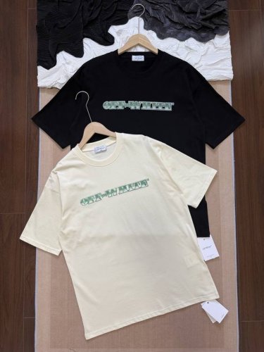 off-White 创意美金箭头Logo 高街宽松圆领短袖T恤 颜色：黑色、米色 尺码：S-Xl 面料：260克定制双纱高密度纯棉面料 工艺: 整件衣服采用精密