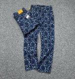 款号：H807 Louis Vuitton & 路易威登 25Ss早春新品 明星同款蛇纹提花格纹牛仔裤- Vuitton蛇纹图案牛仔裤，直接被它拿捏住！ 它的蛇