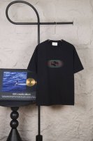 款号 M029 Gucci 古驰 前后印花短袖 采用280克40支精梳棉面料制成 且经由水洗后面料手感顺滑 不易缩水变形 不易褪色 质感满满 印花采用弹力胶浆印