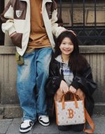 上新 原单品质可扫码 韩国潮牌Mlb 新款钻石复古老花Tote托特包！专柜同步在售。包身采用高级帆布材质 耐磨耐脏 客供皮标Logo 凹凸有致 细节拉满 与专柜