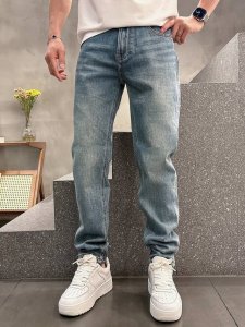 迪奥 2025春夏新款男士休闲牛仔裤，顶级品质！渠道订单，官网同步出售！！原厂订制牛仔全棉材质！适合休闲 正装各种搭配～日常通勤的极品！！尺码：29-38 没3