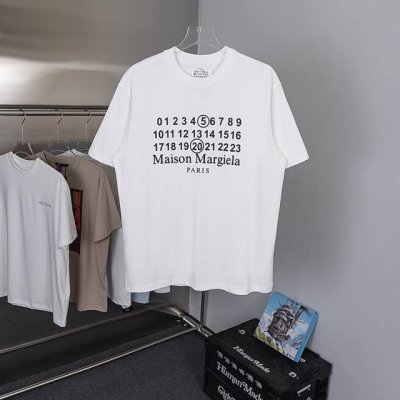 礼盒装款号Y27-2码数Xs-S-M-L Magiera Mm6马吉拉 官网同款 520系列破损字母Logo 印花双纱纯棉短袖 、每对情侣必备单品 - 280G