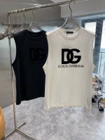 Dg家 春夏最新款无袖背心 专柜同步发售 定制专属洗水纯棉面料 基础款字母简约时尚潮流 简约大方 从容百搭 档次极高 完美融入时尚还有风情感一款完美符合外穿的顶
