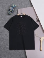 高品质 Loewe 罗意威错位刺绣新款T桖！ 25Ss春夏新品，百灵达万针刺，搭配错位，更加有品味 采用32支260克双纱纯棉原版面料，磨毛处理更丝滑亲肤，重工