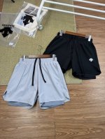 Descente 迪桑特夏季新品情侣款速干假两件3M反光Logo休闲短裤 春夏款，跑步健身速干运动短裤！！松紧腰头搭配抽绳，穿脱自如！防走光假两件设计，款式新颖