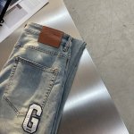 Gucc 2025春夏新品经典男士时尚水洗牛仔裤 纯正 香港洋行渠道货 经典明星级单品 丹宁牛仔裤属于衣橱的必备单品 属于日常混搭和造型的利器 每个细节皆足矣品
