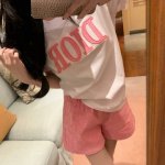 上衣 裤子 dior迪奥字母贴布刺绣圆领短袖T恤老花提花松紧腰短裤套装 款号 25670504927 颜色 卡其色 粉色 尺码 Sml s码80-95斤 m码9
