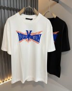 Louisvuitt*路易*登 2025春夏全新系列单品上线 非常时髦前卫的一款男女同款短袖T恤 标识Logo图案压胶工艺修饰 区别于以往的不同 宣示品牌传承多