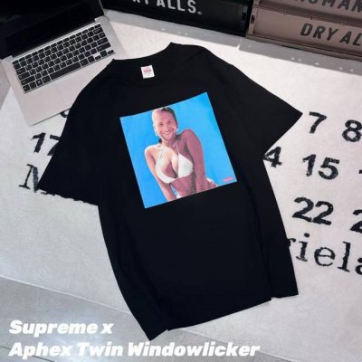Supreme X Aphex Twin Windowlicker 联名款 Ss25 Week1 Tee 背面英文Logo图案短袖T恤 男女同款 -面料：采用原
