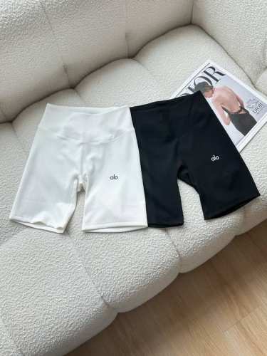 爆款现货 原单品质 Alo 25春夏新品高弹力打底裤 定制修身版型 极简黑白主义风法式优雅的气质风 休闲又时髦 立体剪裁版版型可甜可盐减龄少女风 多种穿法百搭上