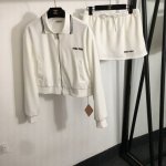 款号20252880 Miumi*新款套装，胸前Logo刺绣长袖拉链外套+防走光里衬短半裙，白色，Sml， M码；肩宽47，胸围102，袖长57，衣长47；腰围