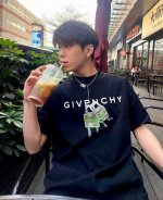 Givenchy paris 纪梵希挂锁情侣短袖 商品参数 采用260克双砂面料 三针五线做工，领口包包边条 今年火爆的品牌 看到了就忍不住要自留一件 正确纹路
