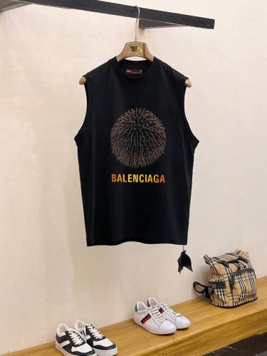 直 品牌 Balenciaga 巴黎世家 2025夏季新品背心T袖 经典简约款式 任何人都可以轻松驾驶 进口定制丝光棉面料 手软舒适有型 吸汗透气 ，胸前经典品