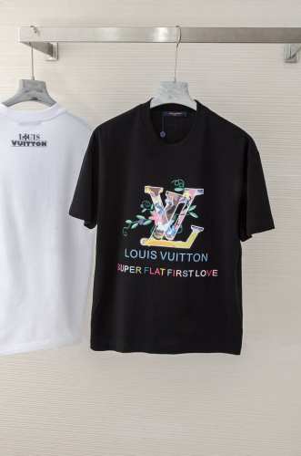 new# Lv 2025最新经典手绘工艺 重磅260克 圆领短袖#高端品质专柜原单圆领援助，顶级制作工艺进口面料，专柜款独特设计，采用进口高端订制进口丝线手感一