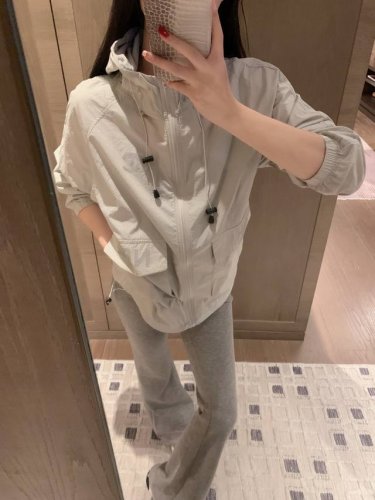 上新 小香 小香风反光烫图防晒外套 颜色：粉色 灰色 码数：Sml见尾图