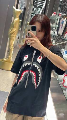 001038款Bape鲨鱼嘴印花短袖T恤 男女同款 码数Smlxlxxl 黑色白色
