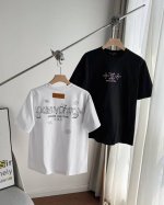 路易威登男女同款户外运动透气吸汗2025春夏最新后背字母竹节绣花短袖宽松休闲时尚百搭纯棉T恤 在时尚的舞台上，你需要一件能表达自我的个性单品，这件路易威登25S
