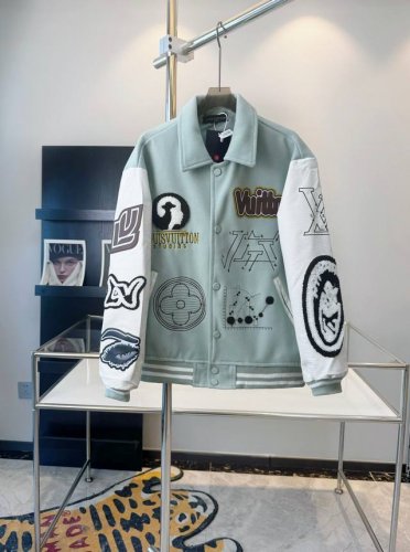 款号：D147 路易威登Louis Vuitton Lv Fw22秋冬单品 老花拼接皮袖毛巾绣棒球服毛呢夹克外套 最为关键的是它的色牢度，绝对不会褪色！ -刺绣