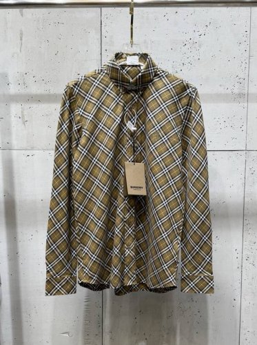 cheny Burberry 巴宝莉 新款法兰绒 胸前盾牌刺绣格条纹棉质 长袖衬衫 高品质版本 男女同款 码数：M-Xxxl.