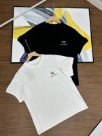 Arcteryx始祖鸟 Captive系列 Arc'word 刺绣Logo鸟家经典标是经过万针刺绣而成的，一比一开板定制，区别市场通货复古圆领短袖T恤可情侣男女