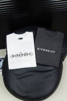 顶级版本-款号W31 Givenchy纪梵希 新款塔罗牌短袖T恤 被称为法国时装界的绅士的Givenchy的风格所在 1952年纪梵希这个品牌在法国正式诞生 它