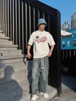 25Ss 巴尔曼新款圆领短袖T恤 选用330克双纱平织棉面料打造 胸前印有火烈鸟灰标图案 螺纹针织领口 男女同款 码数 S-2Xl 颜色 黑 白两色 尺码表 s
