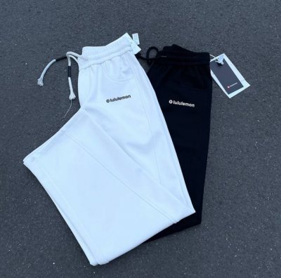 Lululemon Lulu休闲免熨烫运动宽松长裤 客供进口舒适面料，由100%聚酰胺纤维的精纺而成，肌理面料自然舒适感 ，丝滑细腻，不起球不缩水，挺括版型设计
