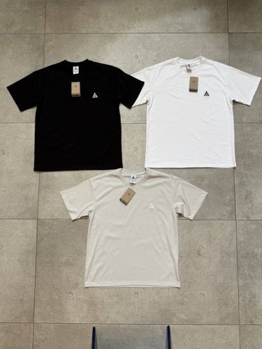 顶级版本 原厂品质Nike Acg纯色小标刺绣Logo情侣经典款运动休闲基础短袖T恤 宽松版型 男女同款 280G纯棉面料透气吸汗不粘腻，胸口刺绣进口百灵达出品