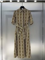 独家首发原单品质 Max M*X 25 新款满印M图案收腰连衣裙！版型超绝 配腰带收腰巧妙修饰身形！复古配色超显气质 优雅知性 强烈推荐 Sml