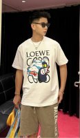 模特图# 2025新款Loewe罗意威情侣短袖Tee男女同款 超高版本 经典图案设计朋克不羁 面料由品牌面料商直接供应 这个印花很稳固的不会开裂 男女同款 可搭