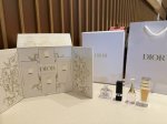 上新！ P230，专柜版～Dior迪奥城堡日历四件套！内含：花漾甜心5Ml，真我浓香 5Ml，丝绒999#1.5G，花蜜精华10Ml。