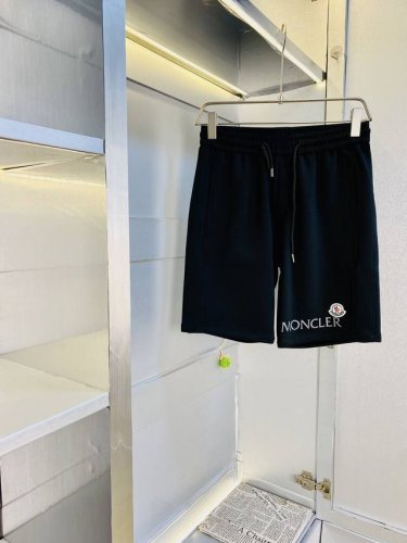 情侣款胖子福音 210斤可穿 蒙口Moncler 重磅推荐！2025春夏必备专柜系列最新款短裤沙滩裤五分裤休闲裤高端订制原版五金 上身效果超正，腿部线条完全得到