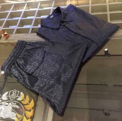 套 上衣细节F家2025新品 男士夏季运动休闲防晒服套装 翻领短袖开衫和短裤的组合 单穿也很实用 非常顺滑舒适的进口防晒面料 2025夏季系列 典藏元素中汲取灵