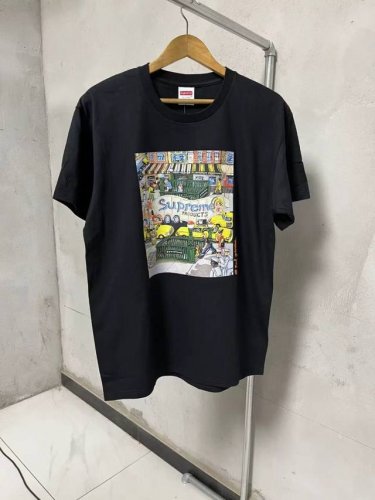 850款Supreme Ss22 Week 19 Manhattan Tee 卡通字母曼哈顿城市闹市街景图案印花圆领短袖T恤 男女同款 码数Smlxl 白色黑色